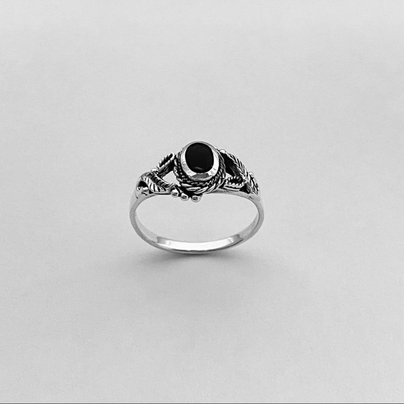 Sterling Silver Black Onyx Ring - Picture 2 of 12